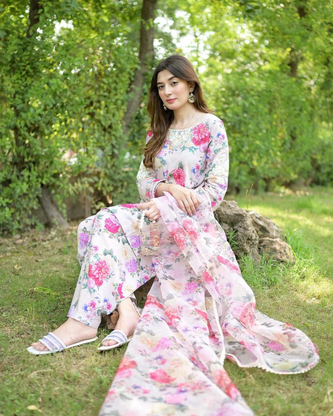 EMBROIDERED LAWN UF-191